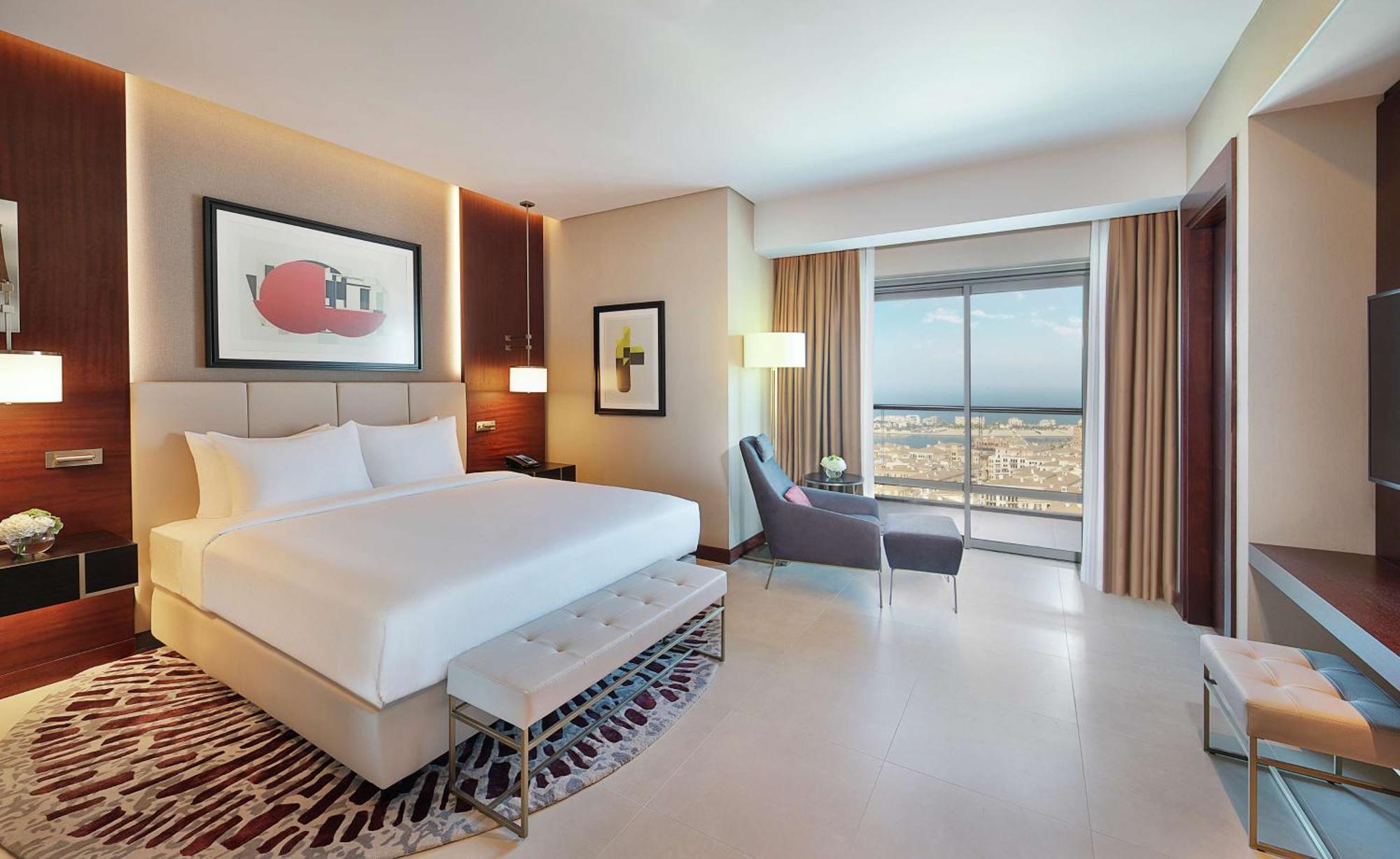 Hilton The Pearl 5*